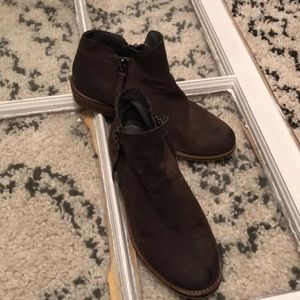 Gianni Bini suede ankle boots